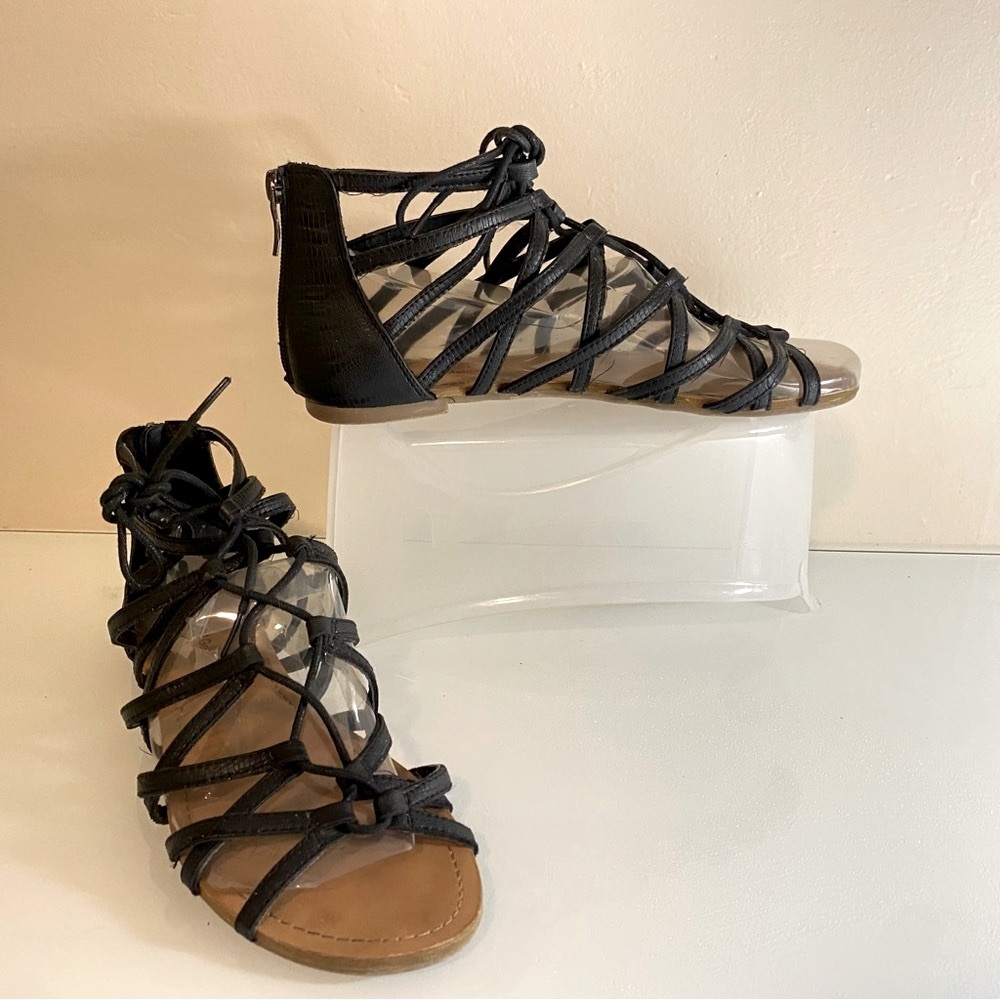 BCBG Black Gladiator  Flat Sandals S ize 9M